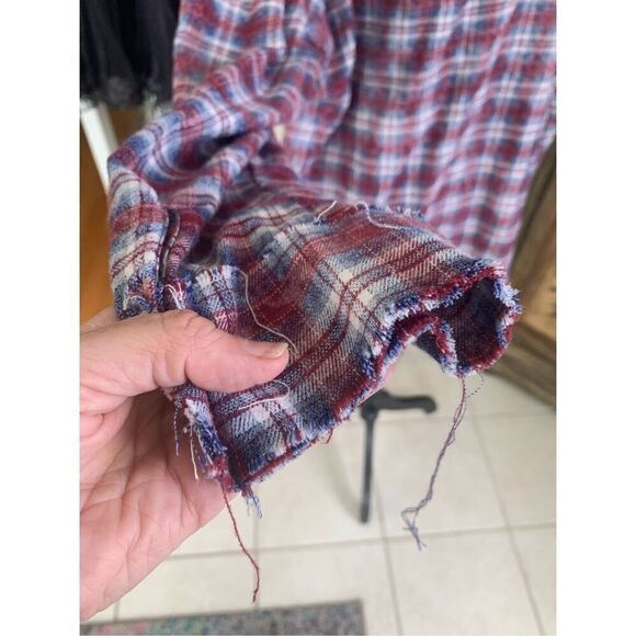 La Miel Button Down Frayed Flannel - Picture 3 of 13